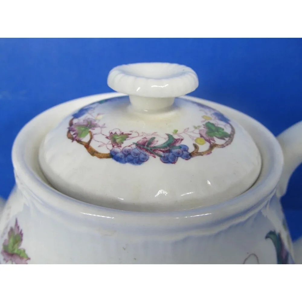 Wedgwood Of Etruria And Barlaston Jefferson Vine TK Porcelain China Teapot